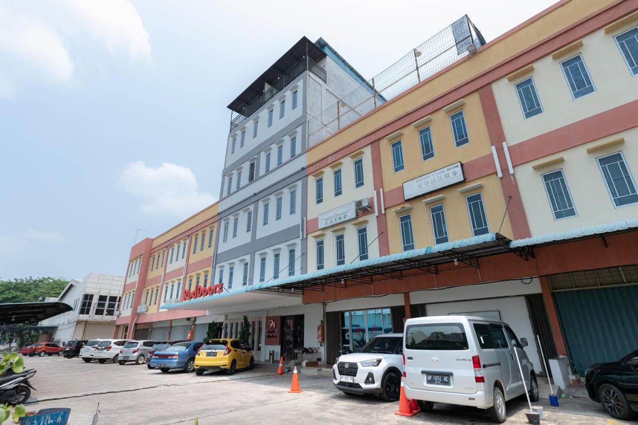 Отель Reddoorz At Nagoya Indah Batam Экстерьер фото
