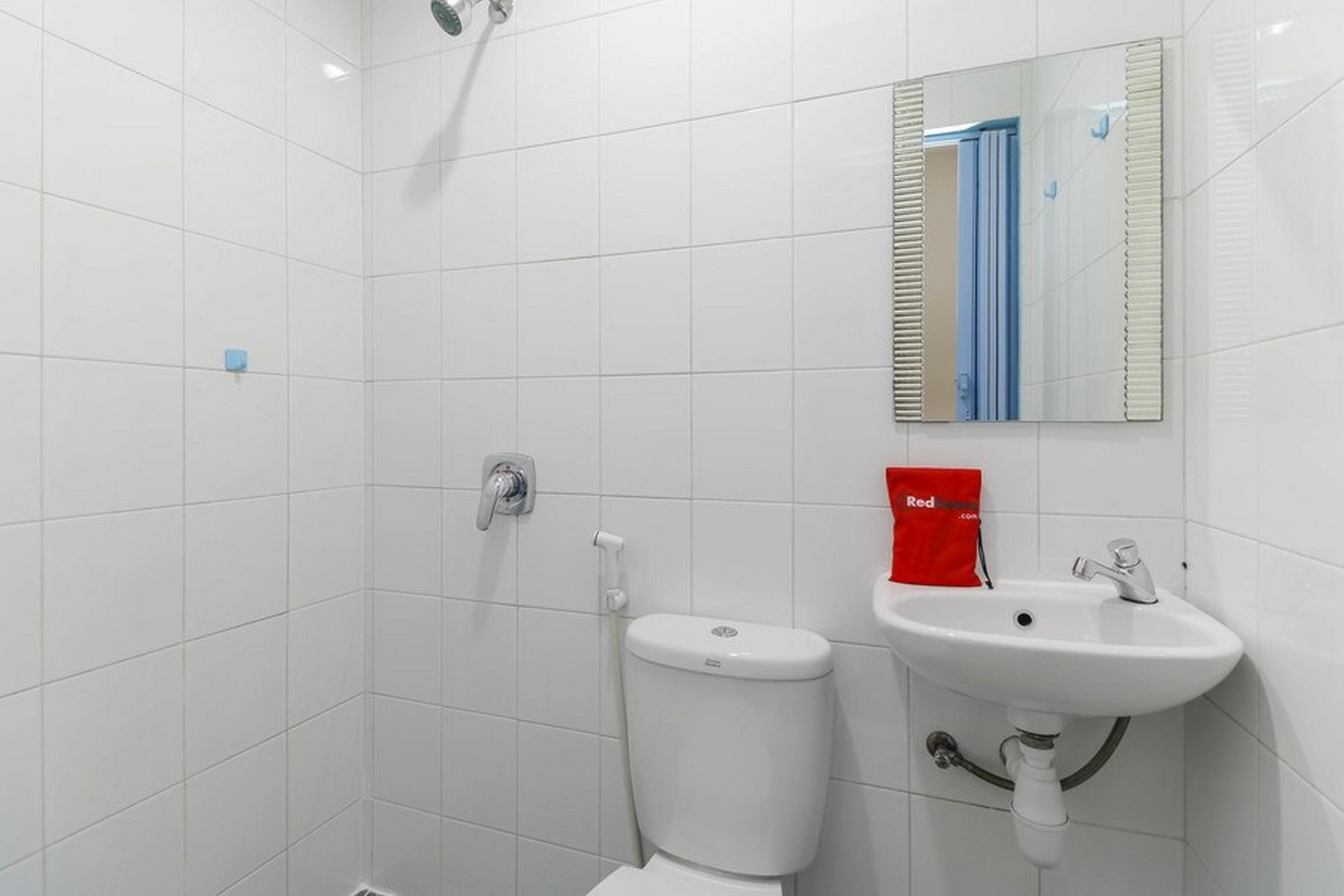 Отель Reddoorz At Nagoya Indah Batam Экстерьер фото